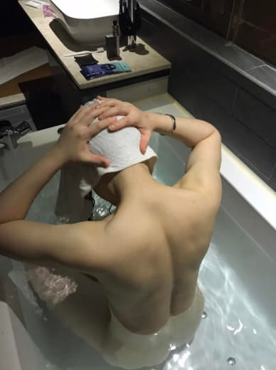 【2024-02-18】Having sex while changing into a bikini